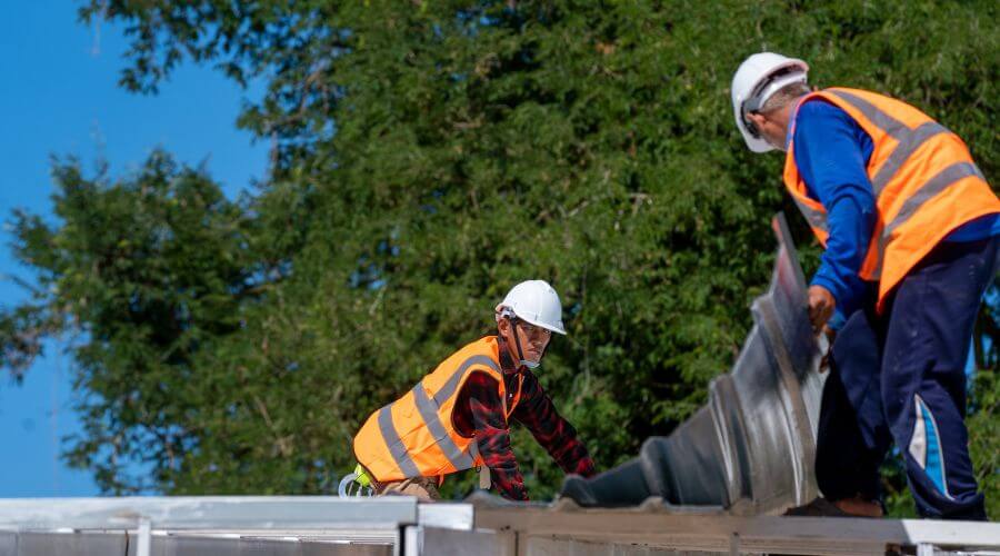 Professional residential roofers in Braddyville, IA